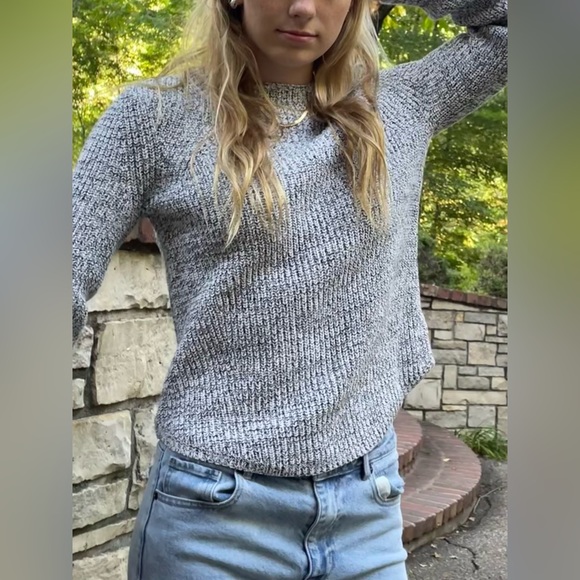 Grey Gap sweater. - Picture 2 of 3